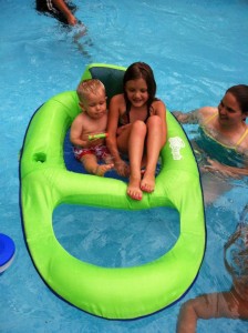 1011935_10201682753736889_2036054861_n